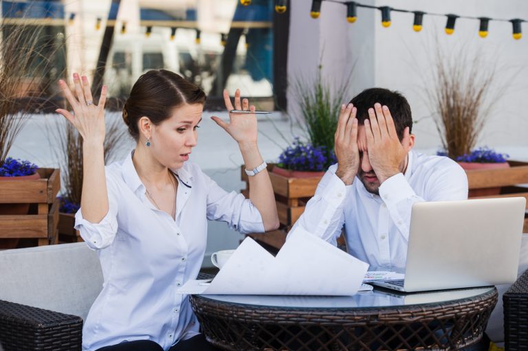How to deal with co-worker conflicts in the workplace